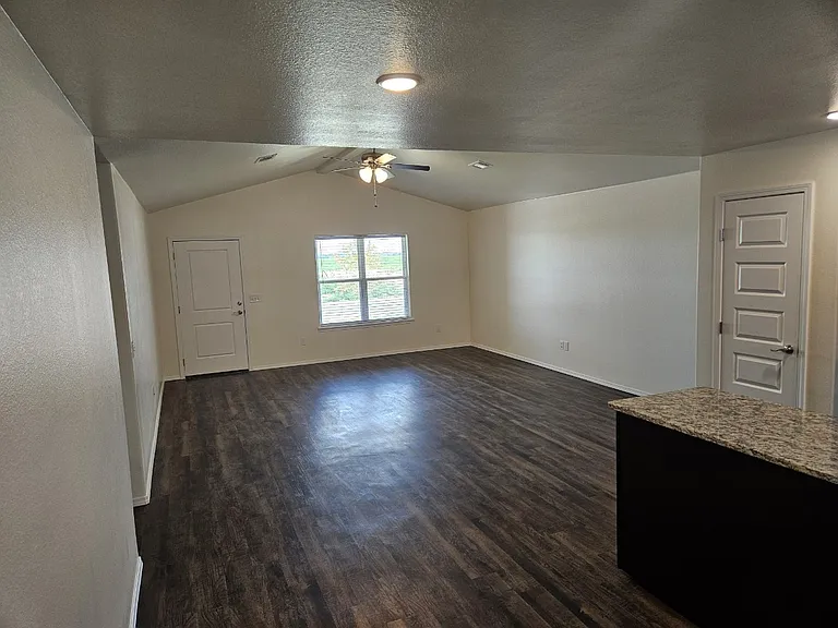 4405 Beacon Rd — Photo 6