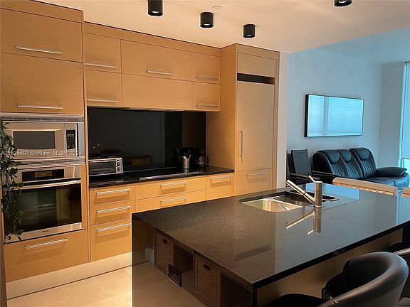 3rd image of 900 Biscayne Blvd APT 3404