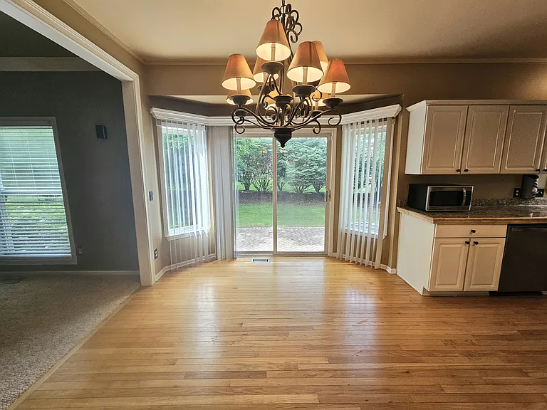 29221 Fieldstone — Photo 13