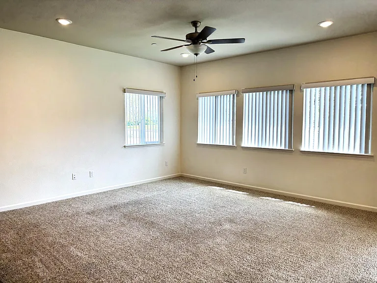 1020 Baywood Greens Dr — Photo 5