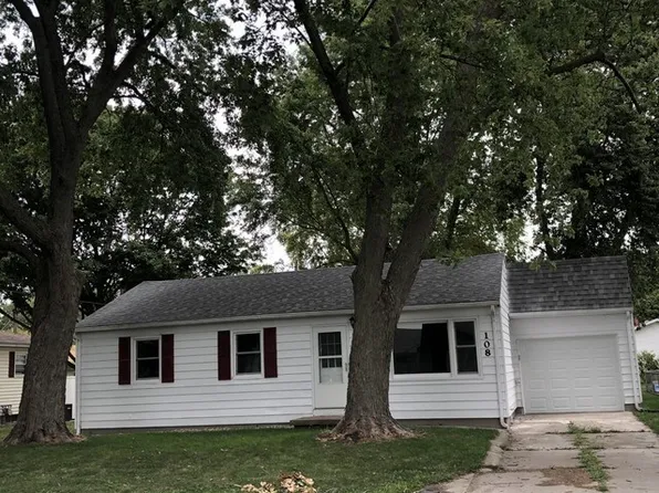 108 Walnut St, Gibson City, IL 60936