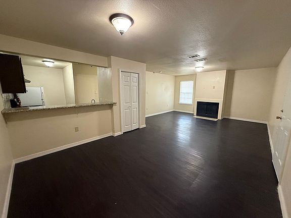 3rd image of 1336 Jade Ave #B
