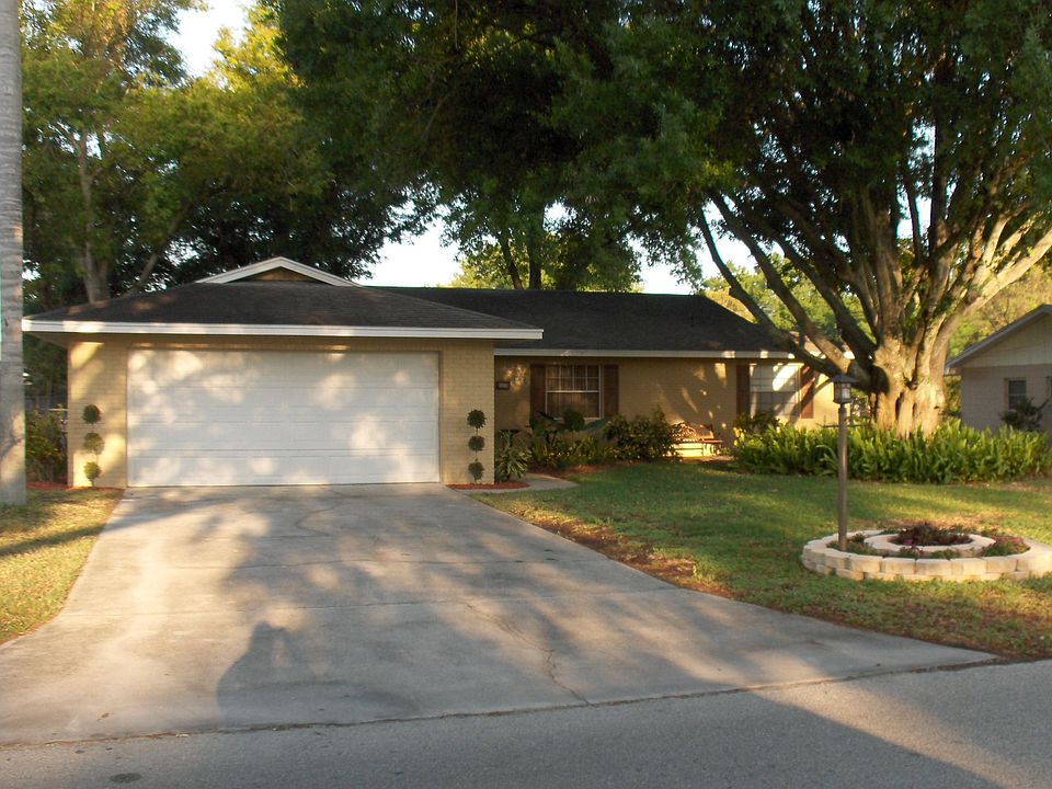 2 car Garage 3bed2ba