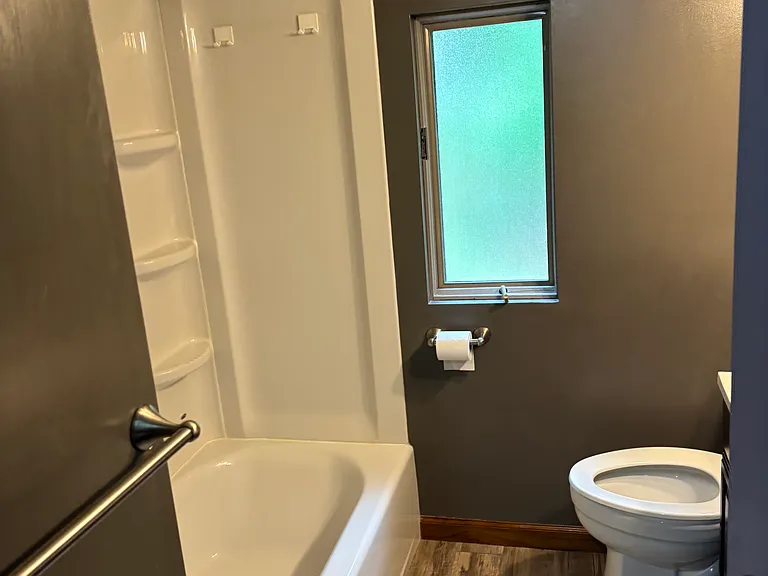 840 Killarney Dr — Photo 5