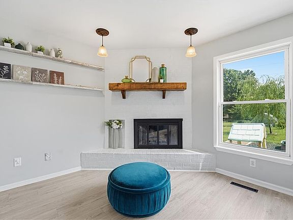 4th image of 20907 W 52nd St