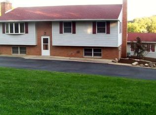 1231 Pine Grove Rd, Fredericksburg, PA 17026