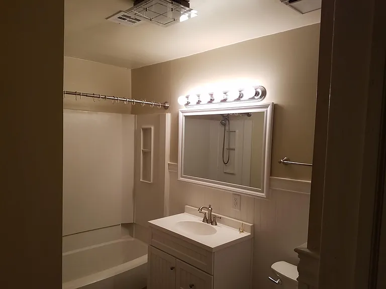 220 Calhoun St #A — Photo 5