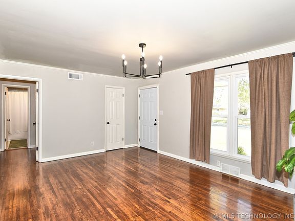 5th image of 533 S 107th East Ave