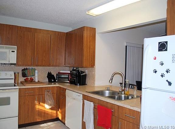 4th image of 7959 Lagos De Campo Blvd