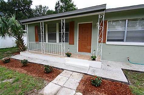 1st image of 1004 E Graves Ave