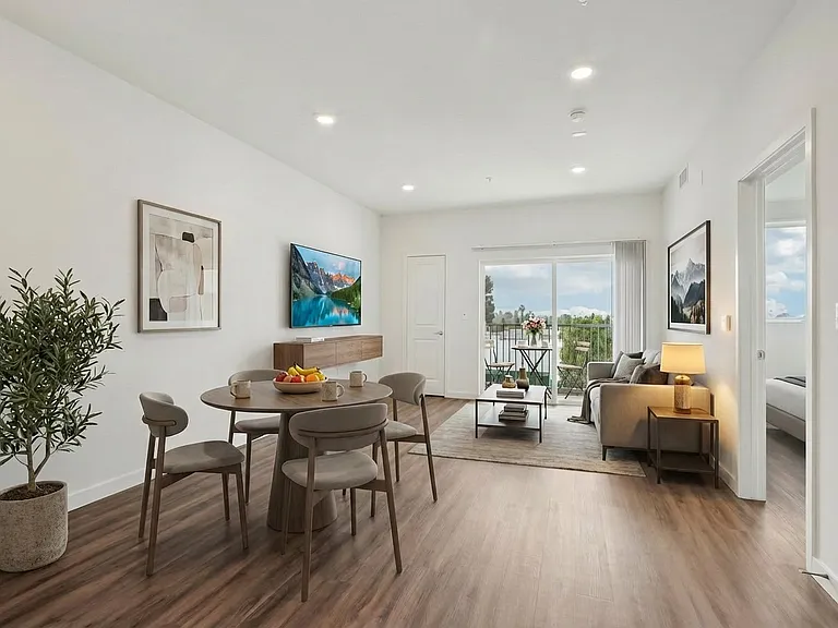 Cloud Nine Luxury Apartments — Photo 7
