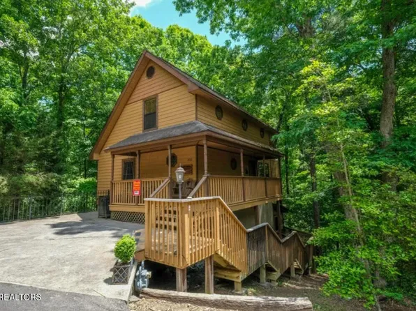 315 Greenwood Way, Pigeon Forge, TN 37863