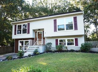 3 Whitestone Ct, Barnegat, NJ 08005