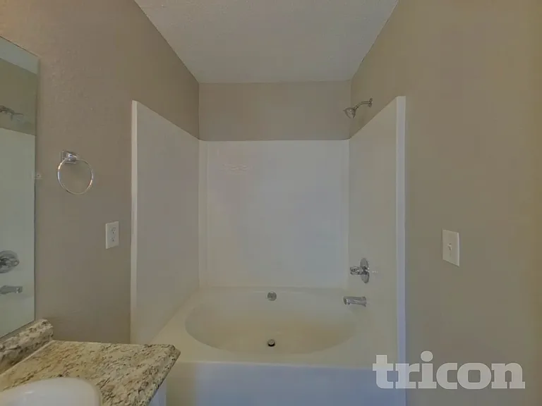 1401 May Oak Cir — Photo 10