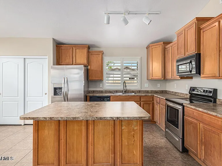 410 E Kent Ave — Photo 9