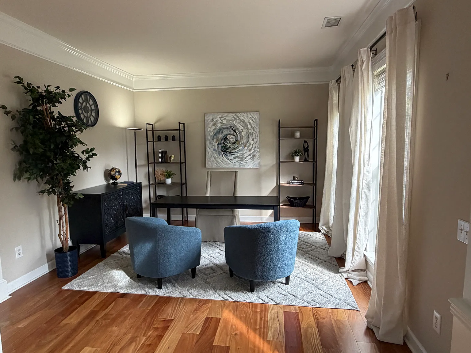 5 bed, 2722 sqft, $3,650 — Photo 4