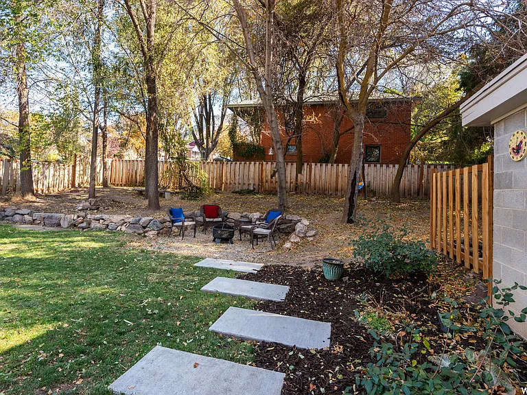 2354 Taylor Ave — Photo 24