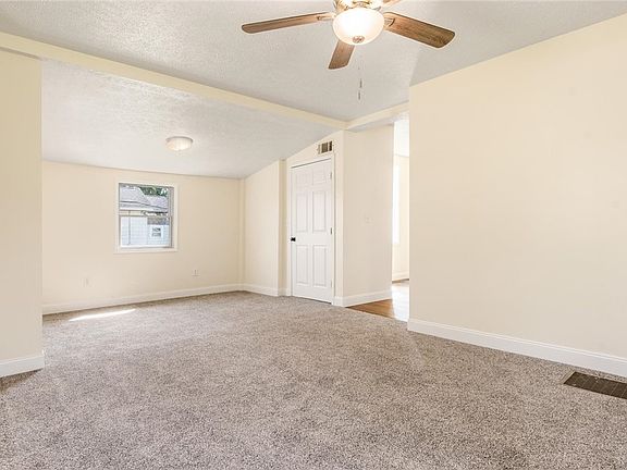 5th image of 2036 Ridge Rd
