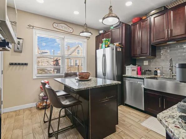 81 Humphrey Avenue image 7 of 37