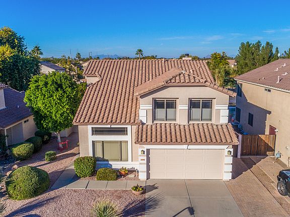 3rd image of 2090 E Arabian Dr