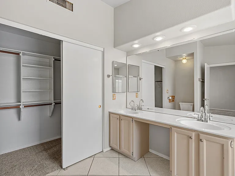 11820 S 45th St — Photo 48