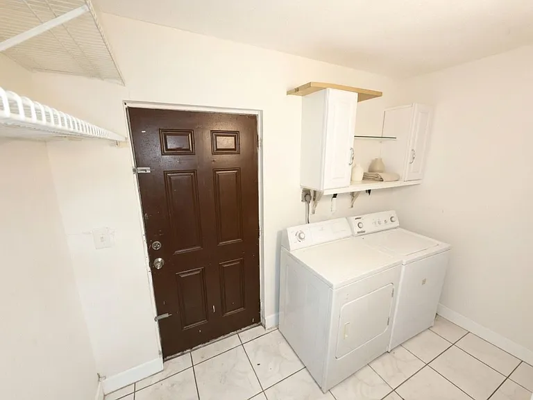 8013 NW 10th Ct — Photo 7