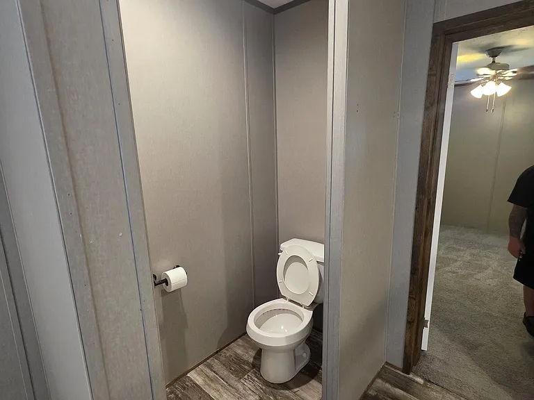 200 W End Ln — Photo 4