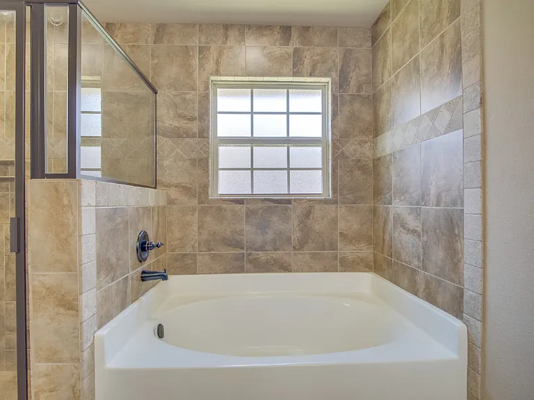 5485 Tucker Cir — Photo 21