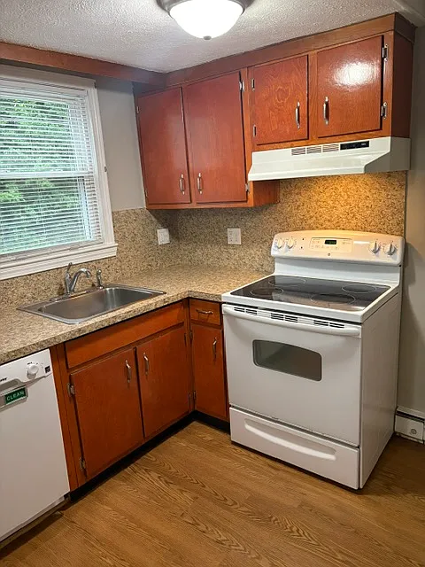 9 Cottage St #1
