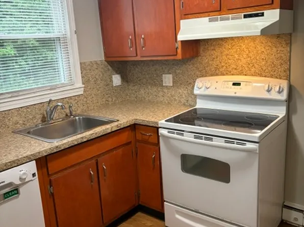 9 Cottage St #1, Medway, MA 02053