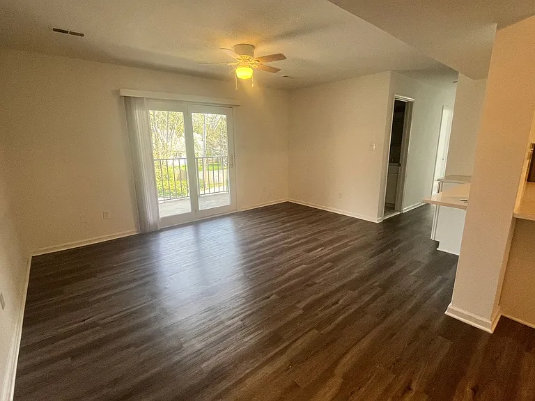 1129 W Main St — Photo 3