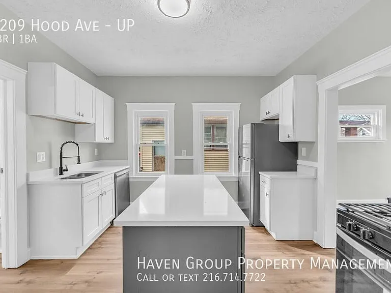 2209 Hood Ave #UP — Photo 11