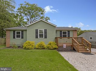 402 Bay View Dr, Edgewater, MD 21037