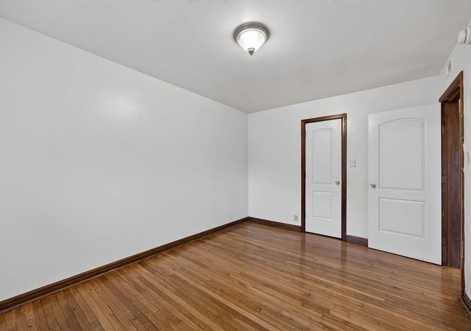 809 S Henderson St — Photo 4