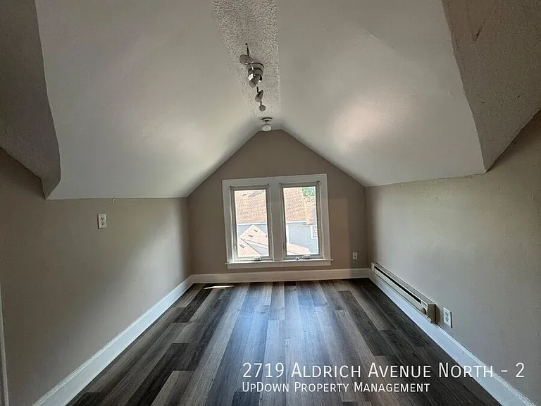 2719 Aldrich Ave N #2 — Photo 20