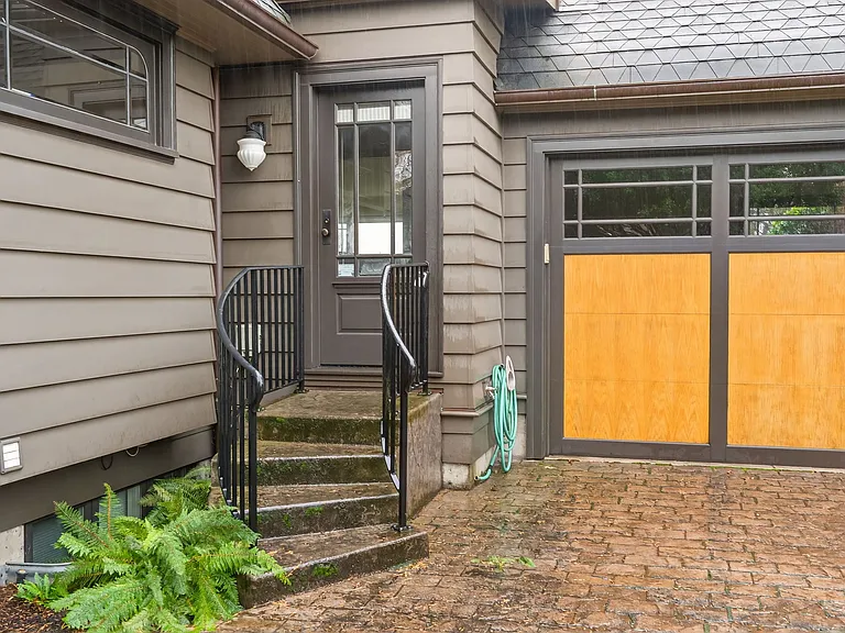 2028 NE Alameda Dr — Photo 49