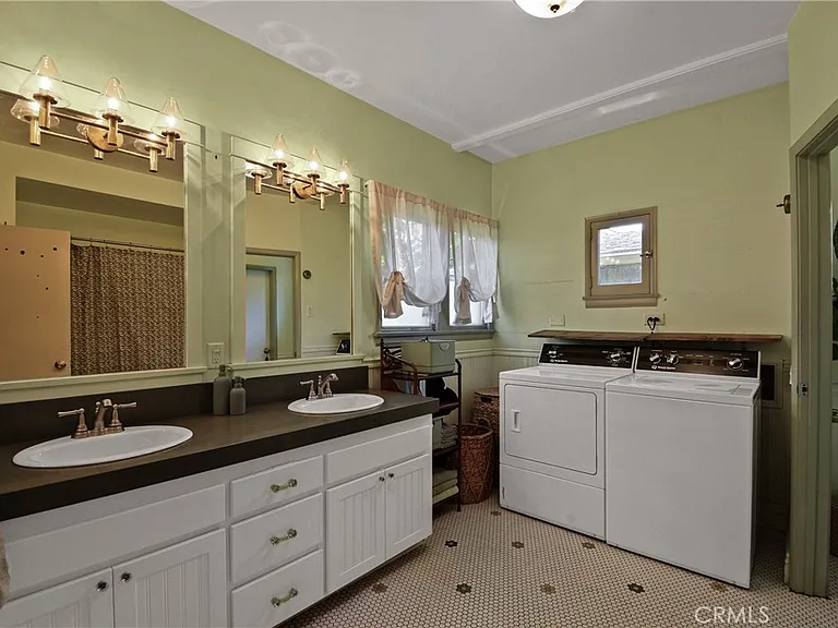 773 Orizaba Ave — Photo 23