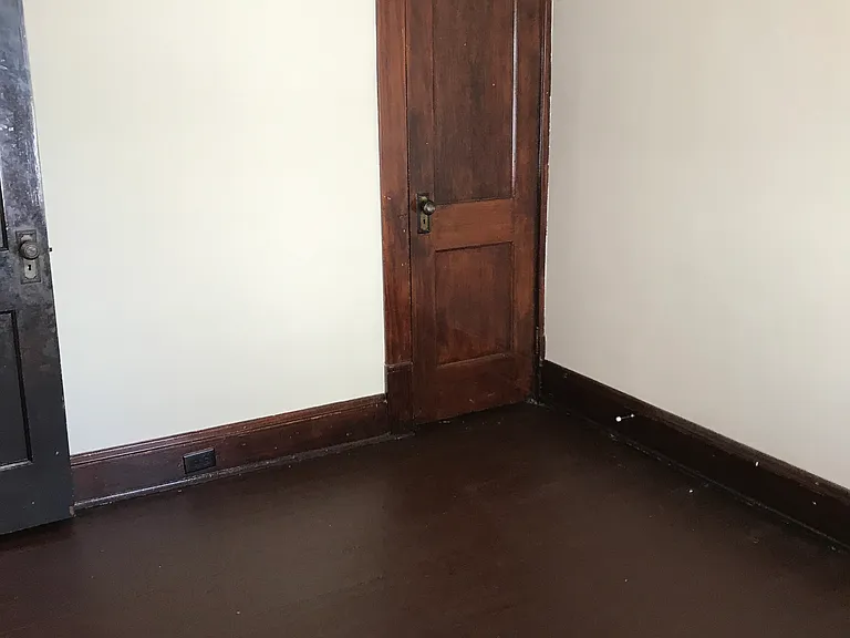 8703 Sauer Ave #UP — Photo 2