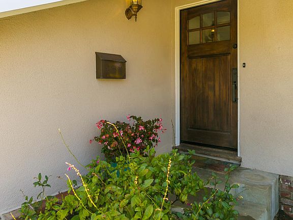 4th image of 259 Arnett Ave