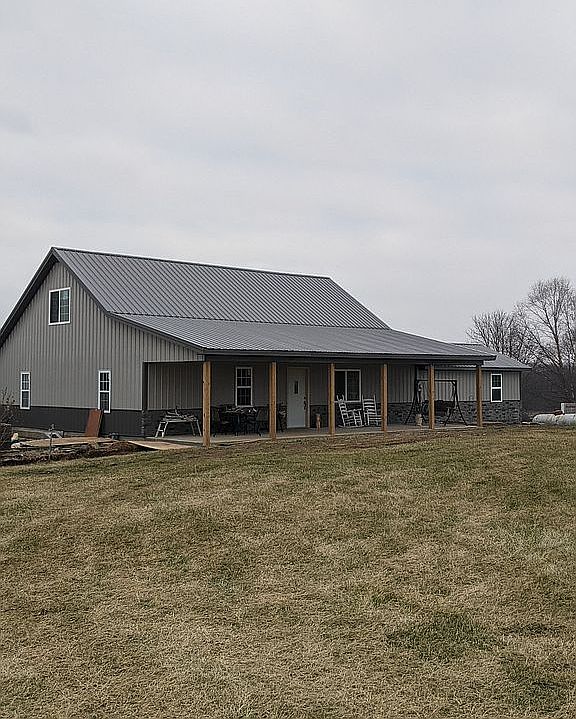 2nd image of 816 Weaver Rd