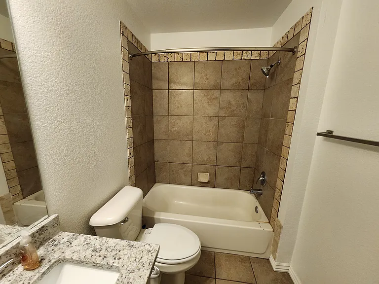 790 W Breeze Cv — Photo 15