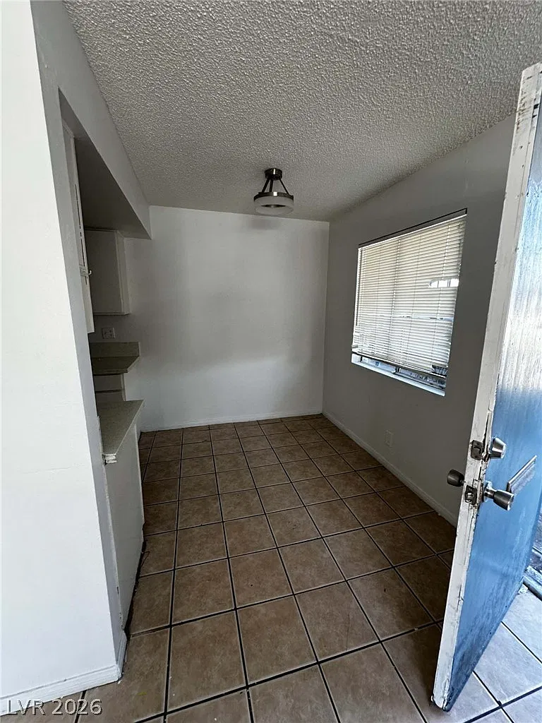 115 W New York Ave — Photo 2