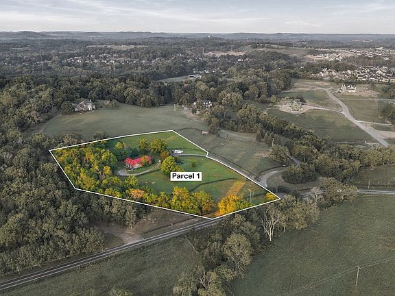 2nd image of 2035 Wilson Pike