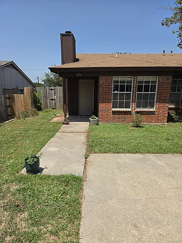 121 Oakwood Ln Photo 1