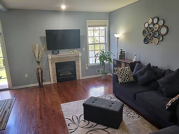 4th image of 16 Keats Ct