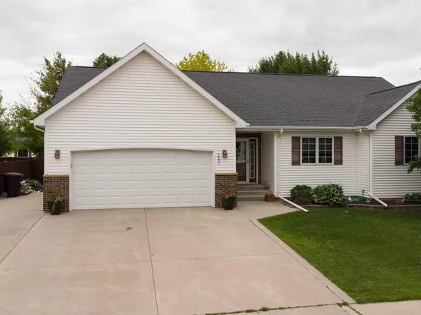 5401 W Plum Dr, Grand Forks, ND 58203