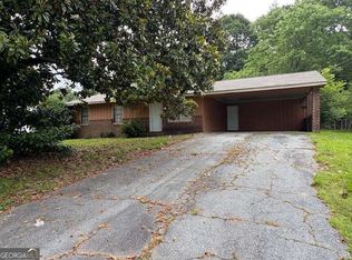 1932 Pharrs Rd, Snellville, GA 30078