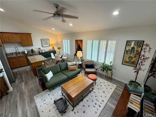 1637 E 5th St APT 302, Long Beach, CA 90802
