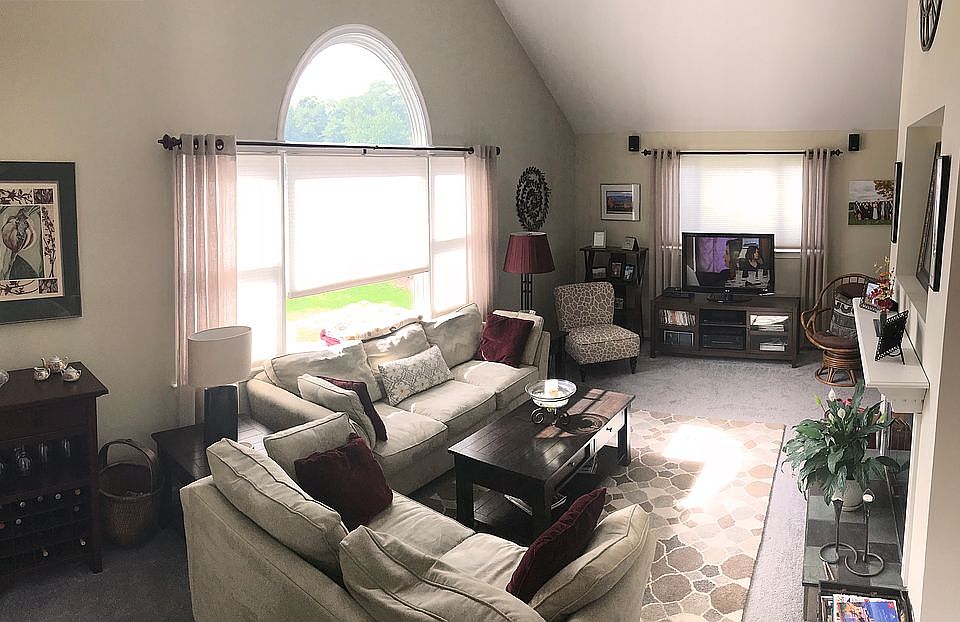 1st image of 7 Laurelwood Ln