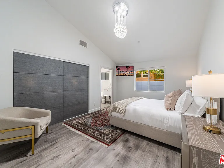 5010 Fulton Ave — Photo 35